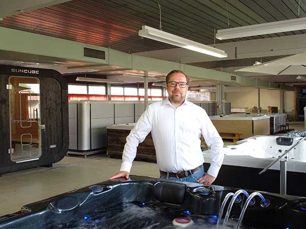 DEJON Whirlpools Showroom mit großer Auswahl für Kunden aus Empfingen und Umgebung