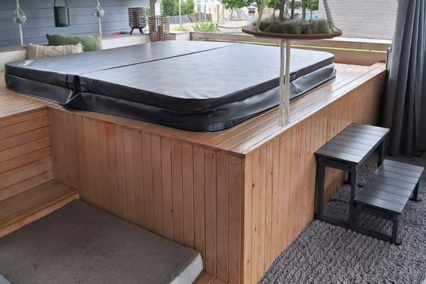 Winterfester Outdoor-Whirlpool in 72415 Grosselfingen vom Anbieter DEJON Whirlpools