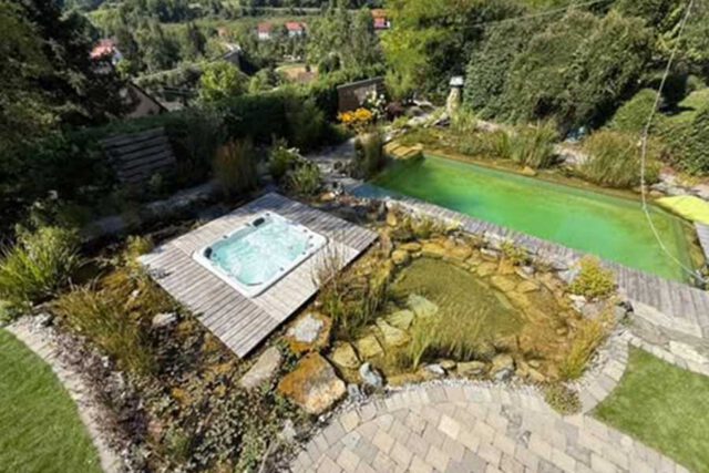 Outdoor-Whirlpool-in-Gartenanlage-in-Sigmaringen-von-DEJON-Whirlpools