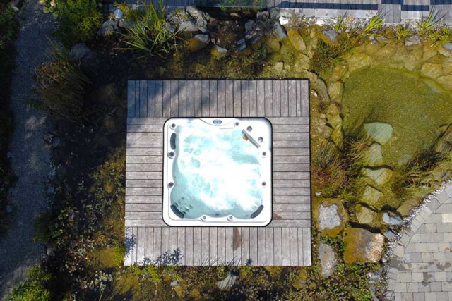 Whirlpool kaufen in Sigmaringen mit Lieferung und Inbetriebnahme vom Anbieter DEJON Whirlpools